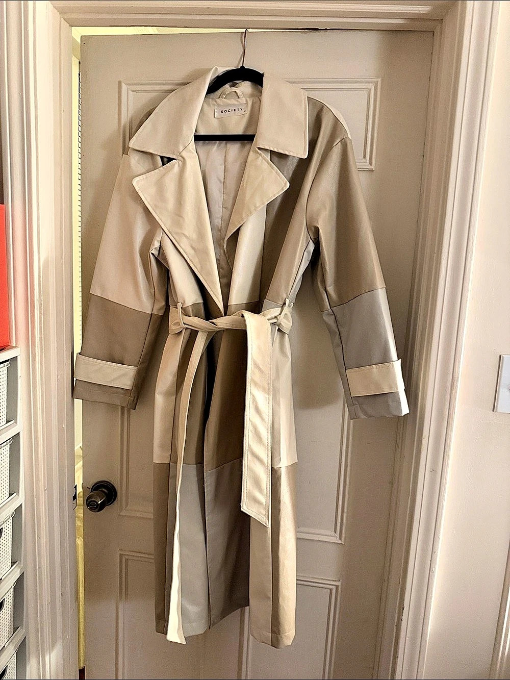 i SOCIETY Color Block Trench Coat in Cream Size Medium
